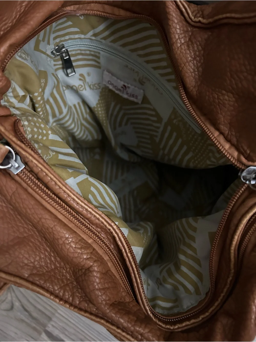 Angel Kiss • Handbag - Picture 6 of 7